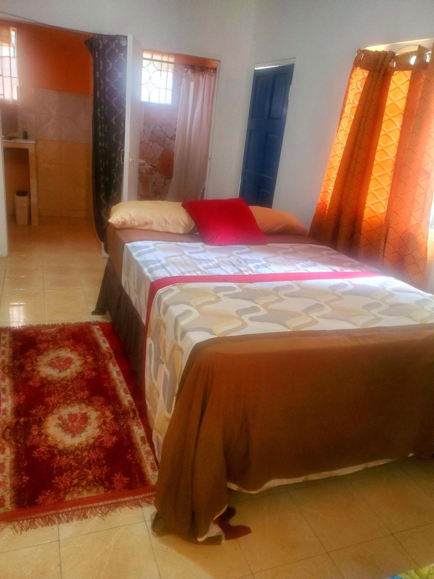Fay Guest House Негрил Номер фото
